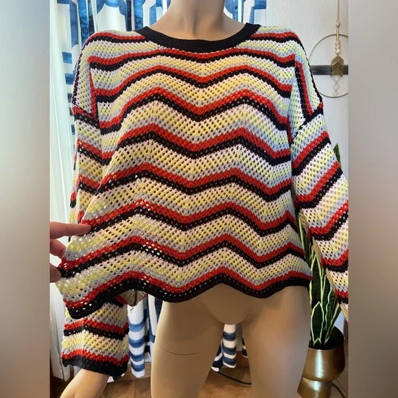 Lumiere Crochet Bell Sleeve Cropped Sweater Size L - Picture 3 of 9